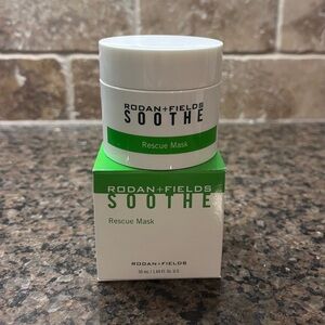 Rodan + Fields Soothe Rescue Face Mask